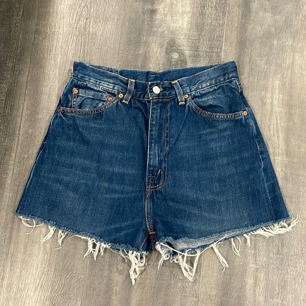 Vintage high waisted 701 Levi’s jean shorts size 29